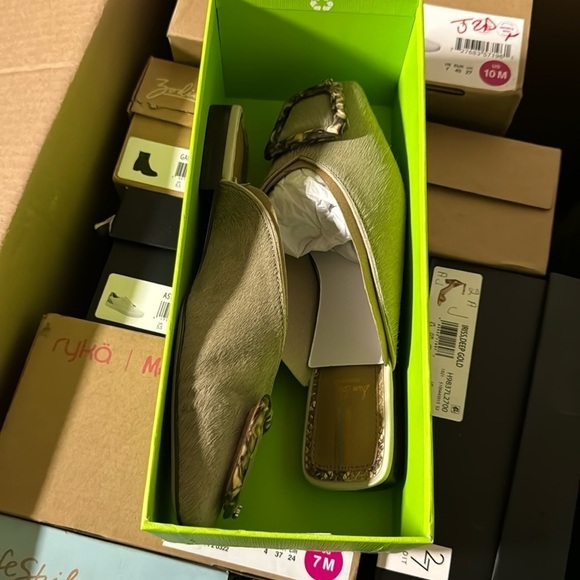 SAM EDELMAN Lavina Buckle Mules - Picture 2 of 6